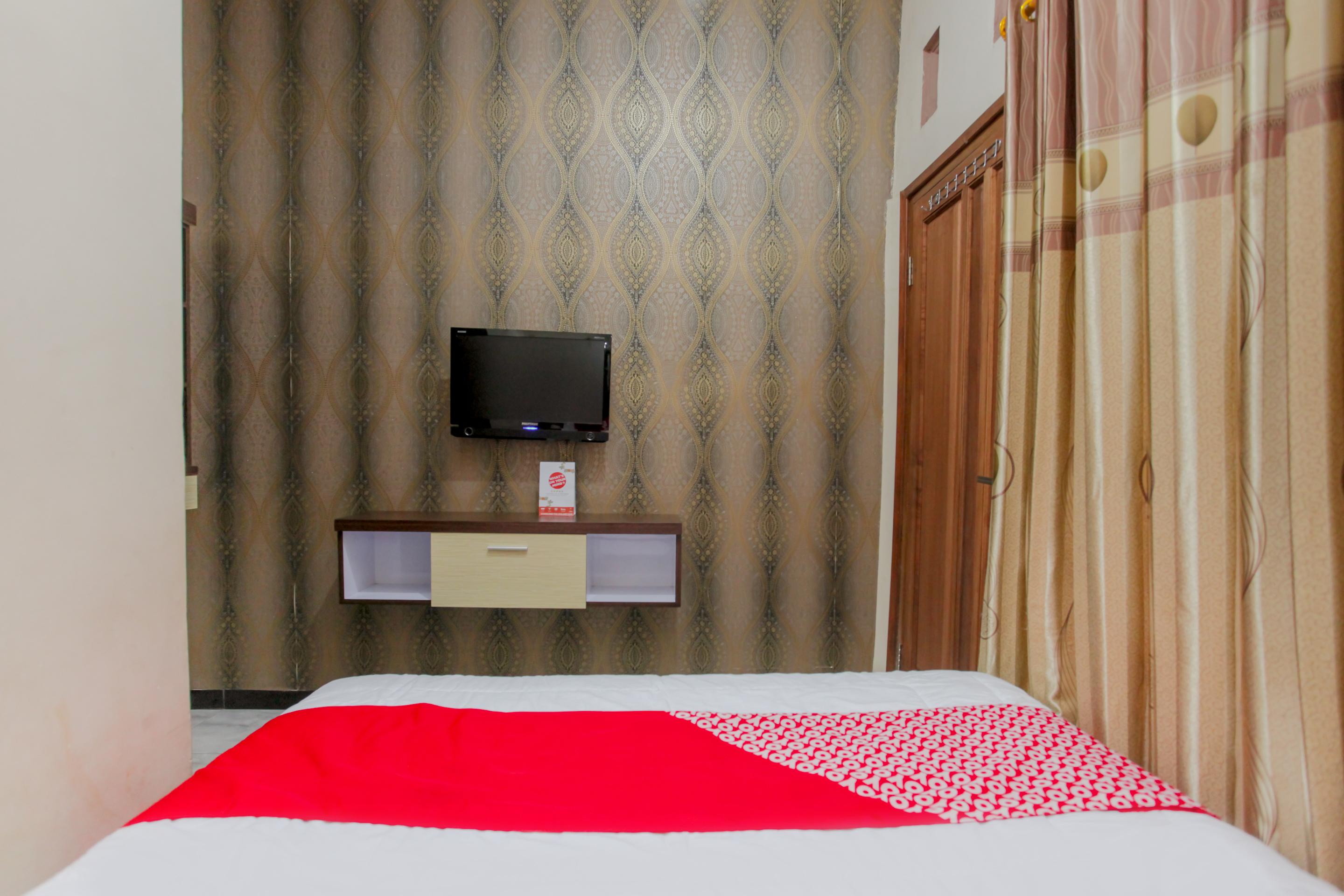 Reddoorz At Villa Akbar 3 Бату Экстерьер фото